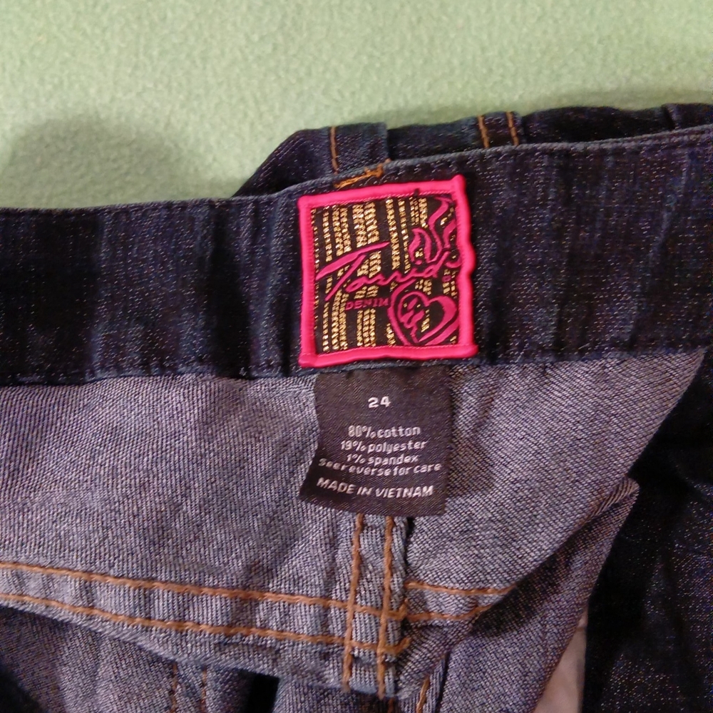 Torrid Flamming Heart Jeans - Picture 2 of 7